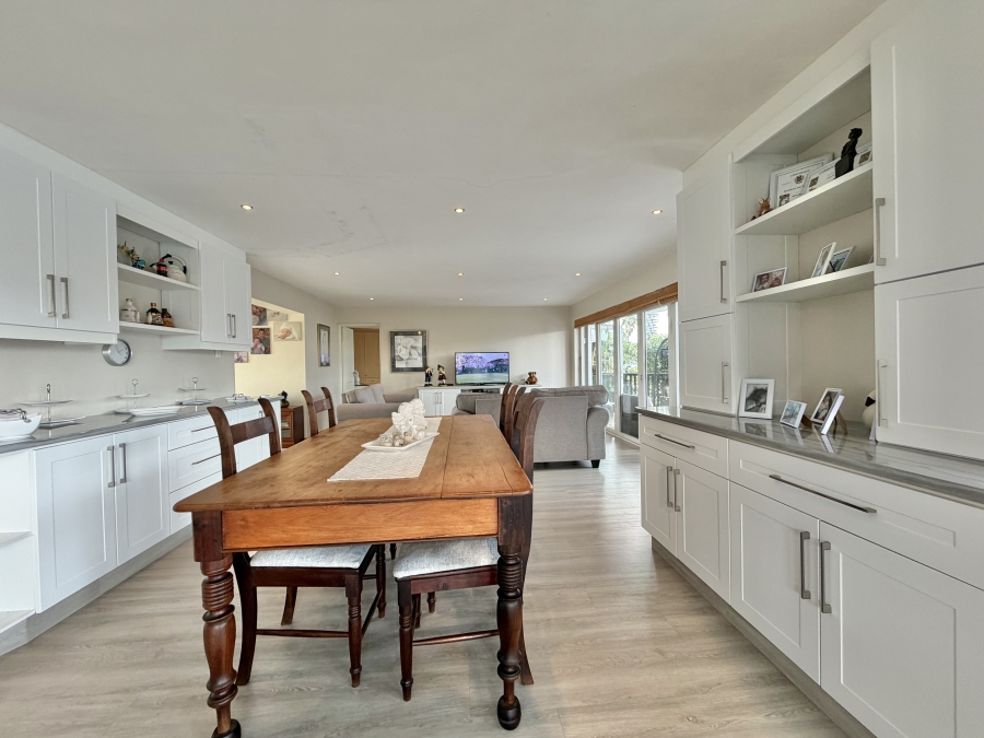 6 Bedroom Property for Sale in Marina Martinique Eastern Cape